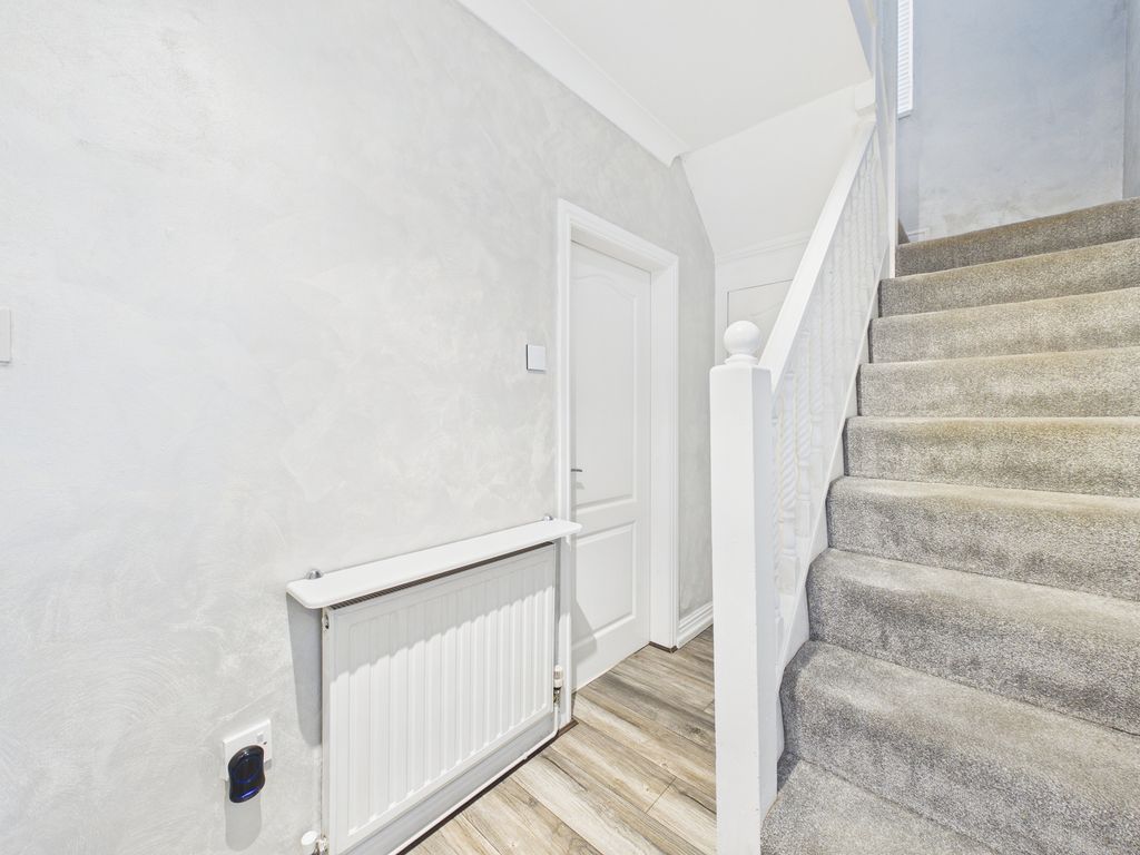 Property photo 2 of 31