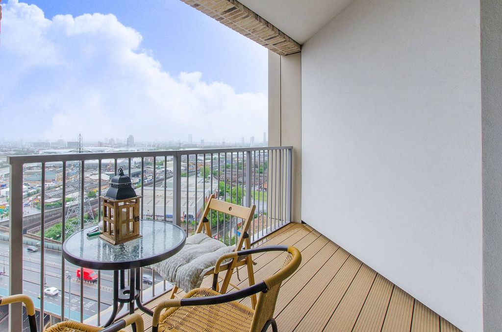 Property photo 3 of 9