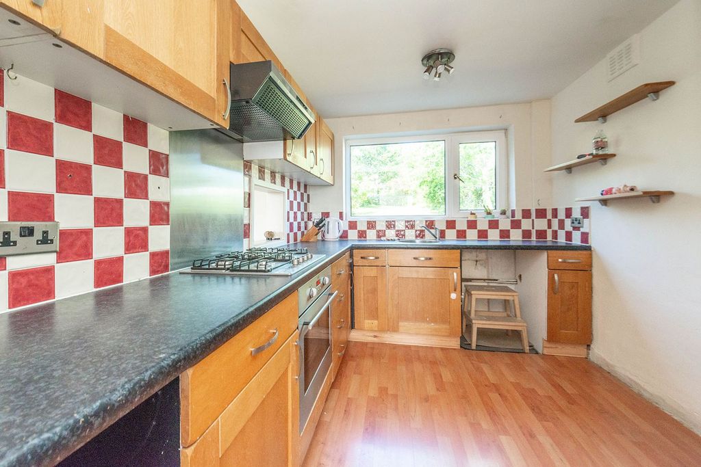 Property photo 2 of 21