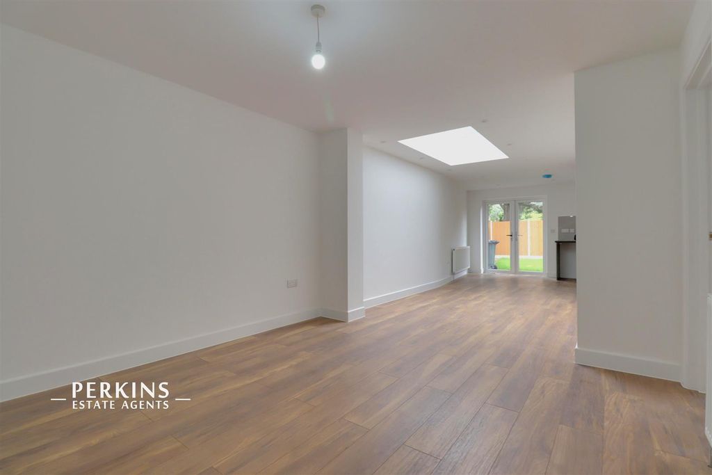 Property photo 3 of 8 Rec.Jpg