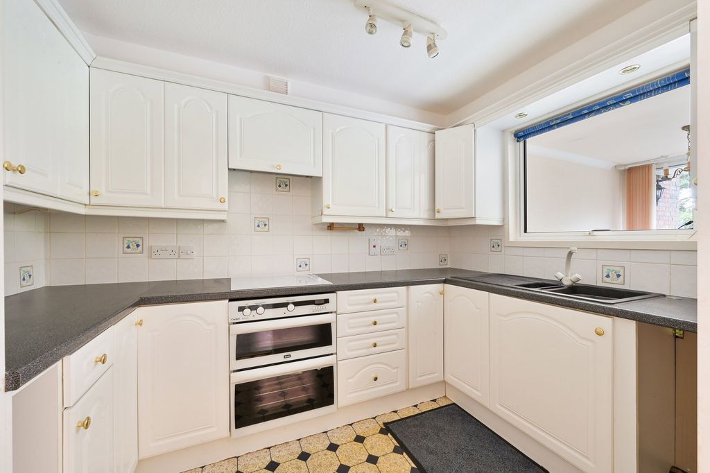 Property photo 2 of 16