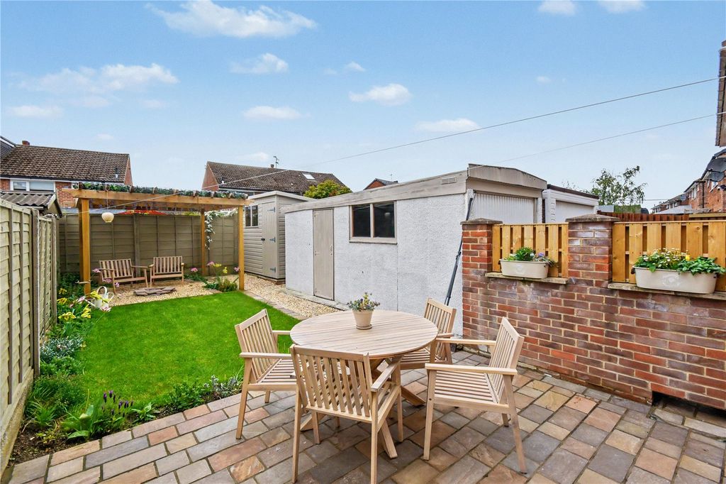 Property photo 1 of 17 Picture No. 16