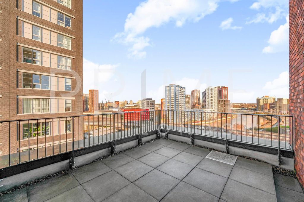 Property photo 2 of 18 Balcony.Jpg