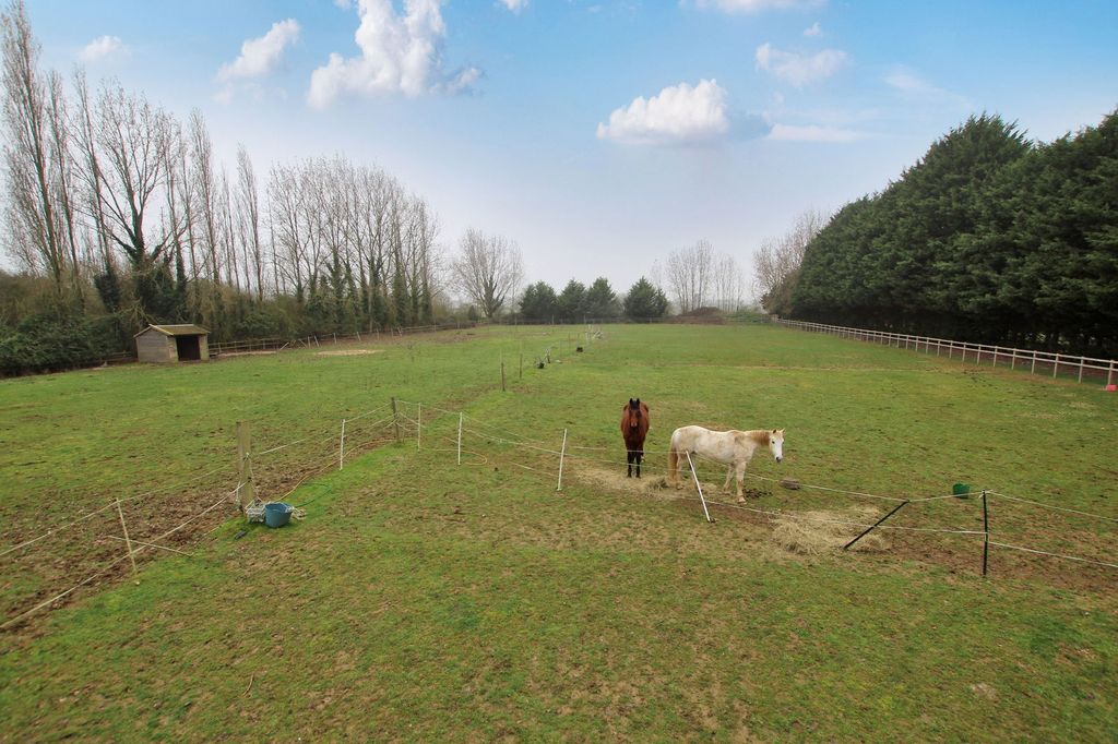 Property photo 2 of 46