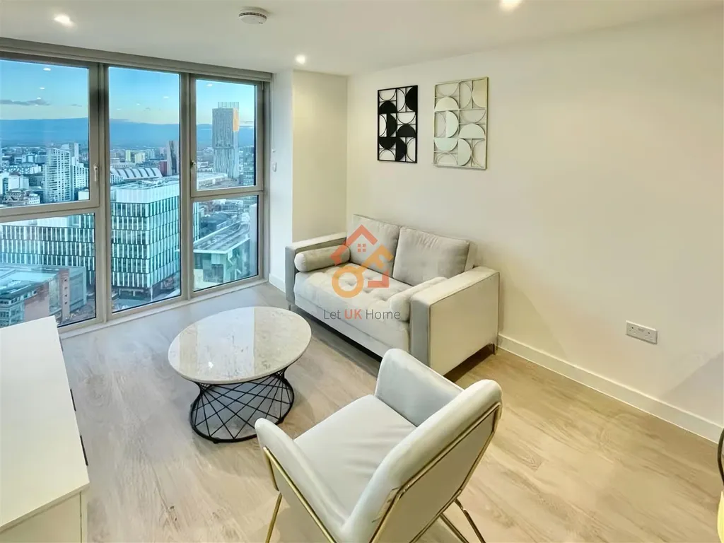 Apartment in Manchester, City Centre - View 3