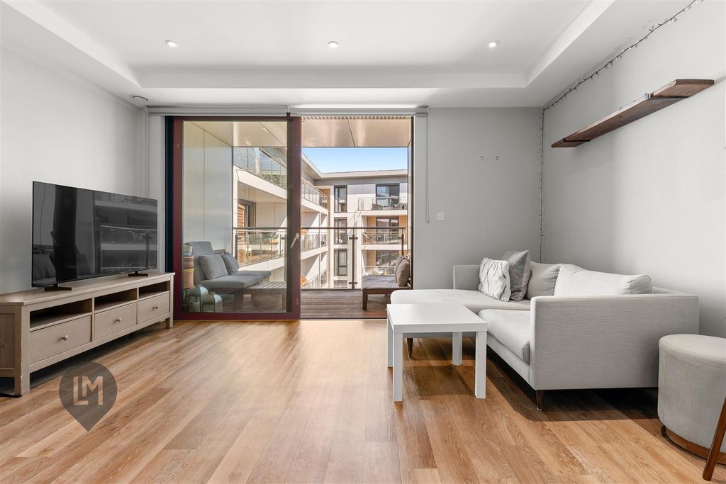 Property photo 2 of 7 Living/Dining/Kitchen