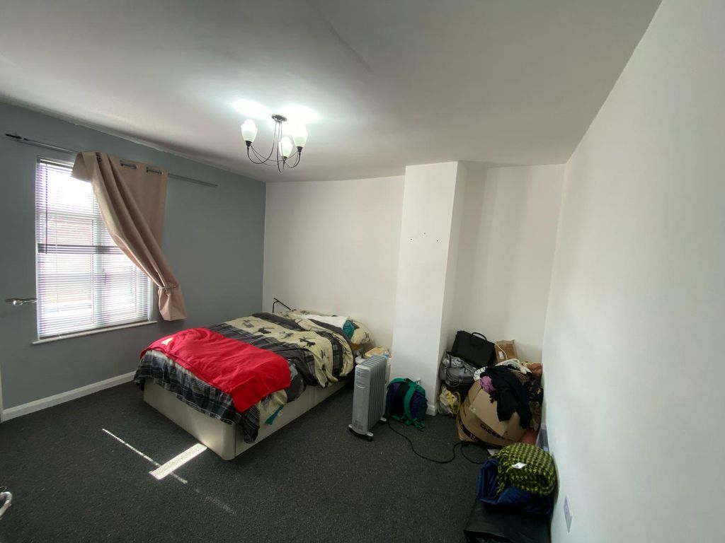 Property photo 3 of 8