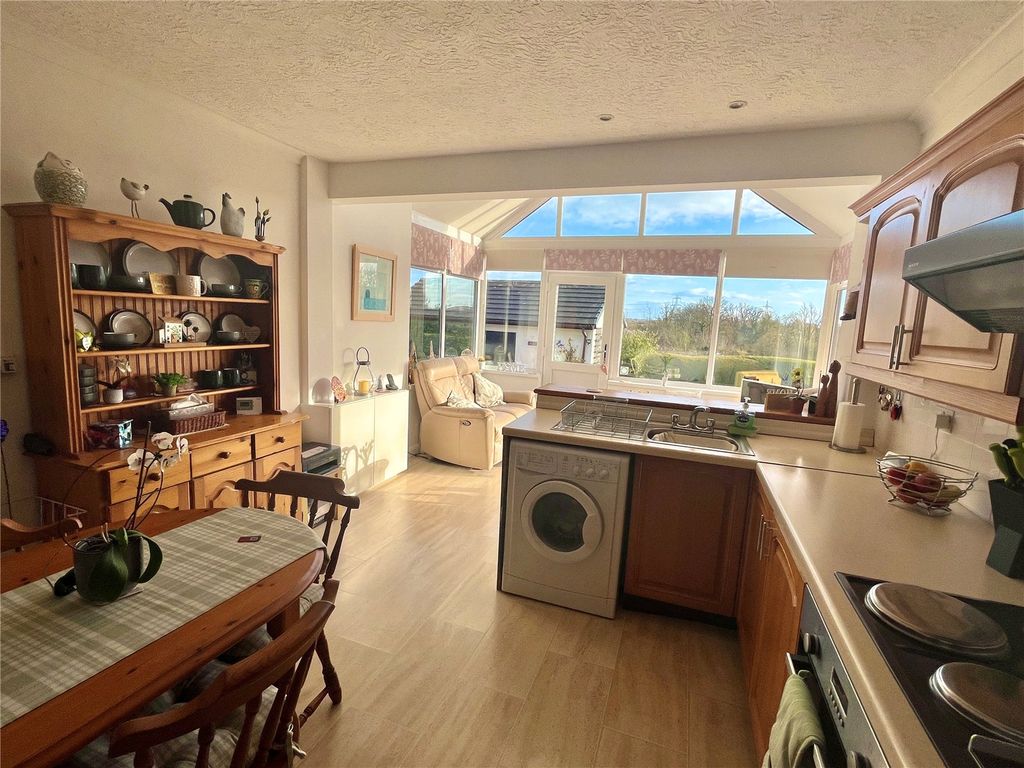 Property photo 3 of 28 Picture No. 32