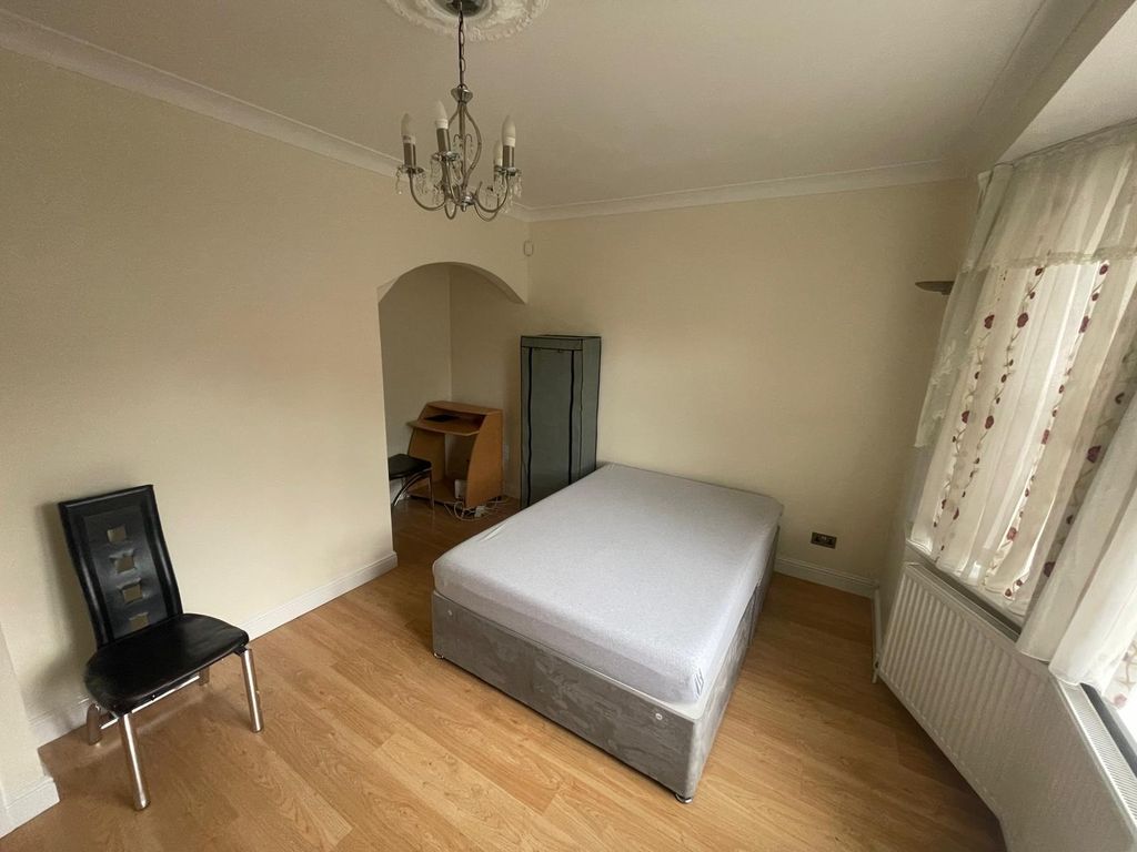 Property photo 3 of 19 Photo 3