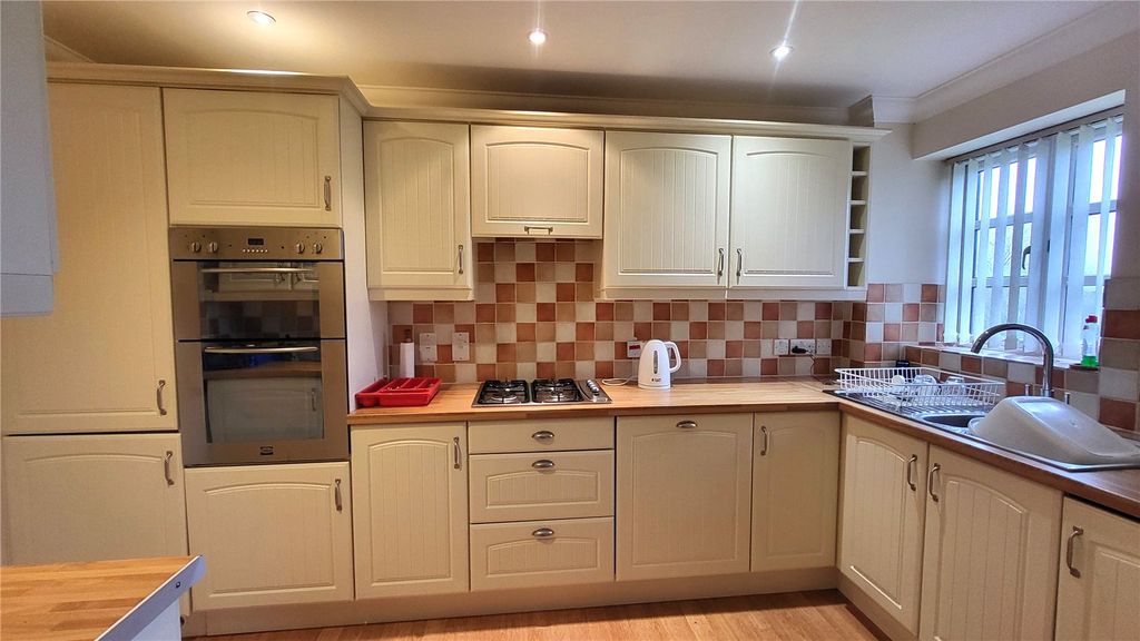 Property photo 2 of 8 Picture 2