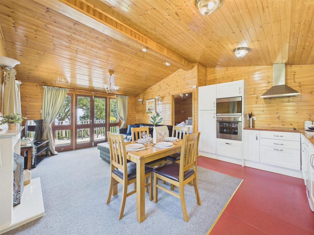Property photo 2 of 9 L/K/D