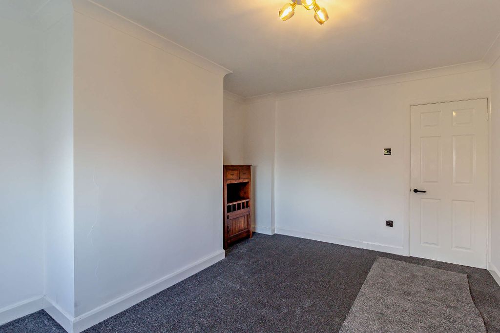 Property photo 3 of 18 Photo 2