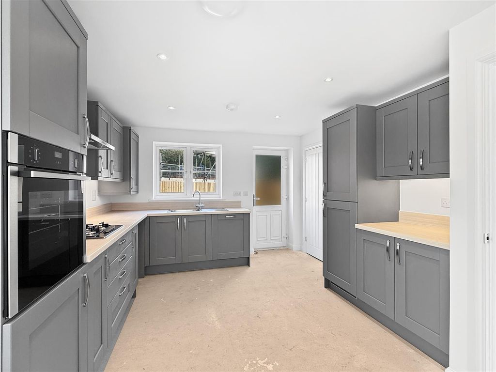 Property photo 2 of 6 2Eb6d8Ed87Fc0Eb47A7d654Cf1F110Be65E2Fa53.Jpg