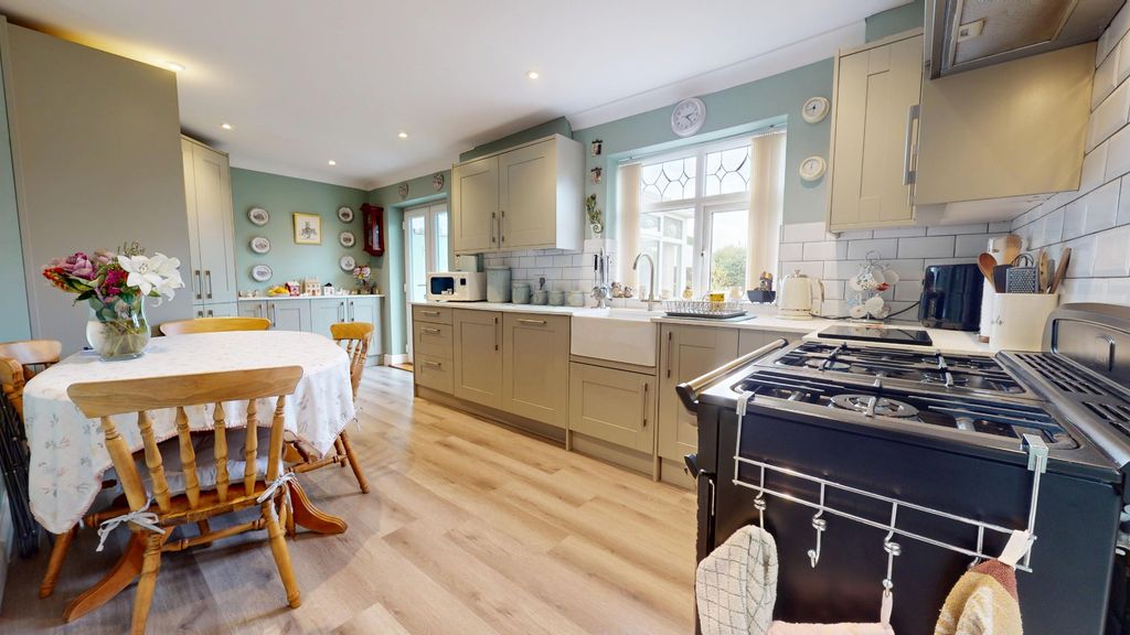 Property photo 2 of 21 4467521