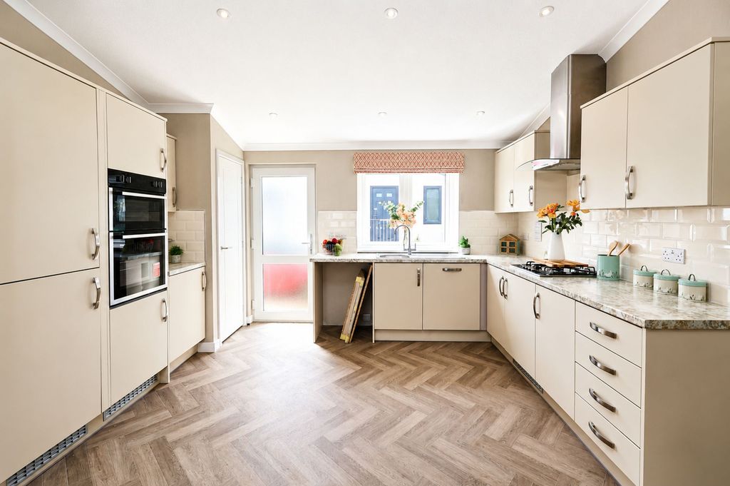 Property photo 2 of 15 Kitchen