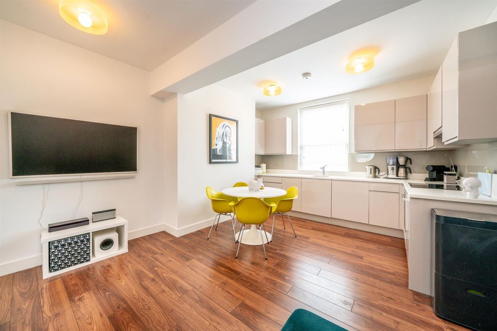Property photo 1 of 14 Living/Kitchen/Dining Room