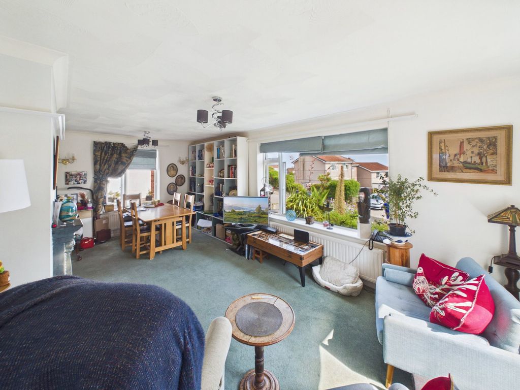 Property photo 2 of 21
