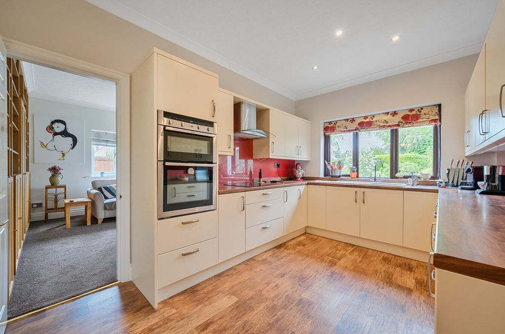 Property photo 3 of 24 -6A0Ec8313c53d-l-1453635-22-6A0Dd24Bc9Aa1