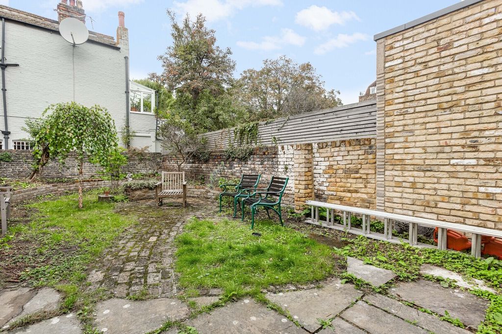 Property photo 2 of 13