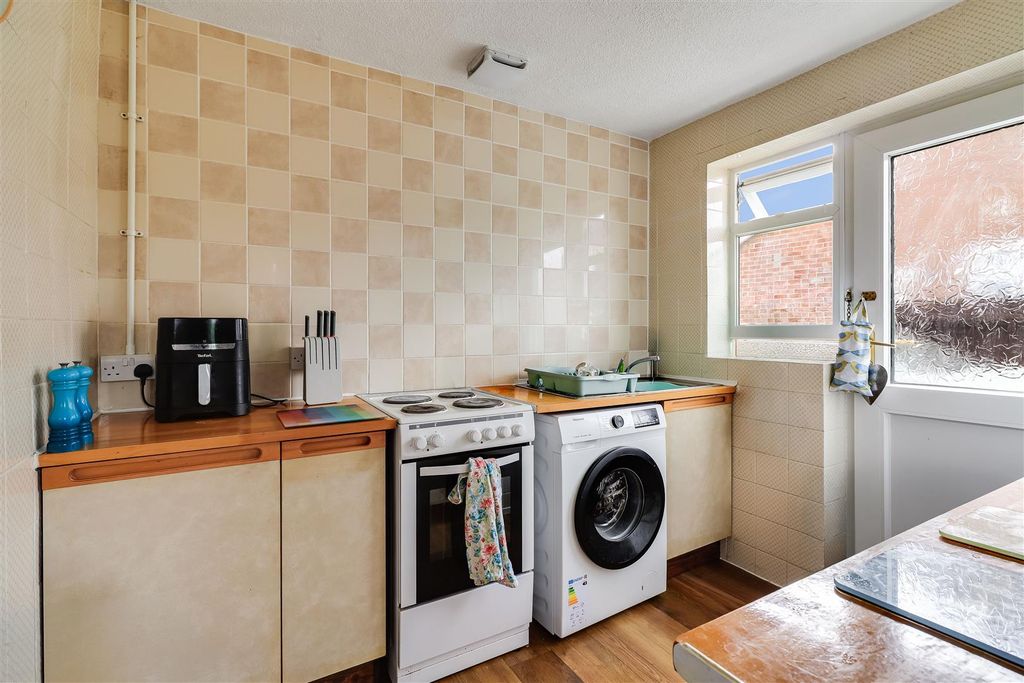 Property photo 2 of 16 Img (2).Jpg