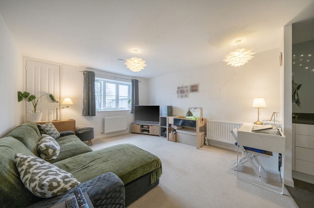 Property photo 2 of 22 1420565-15-69A16c...