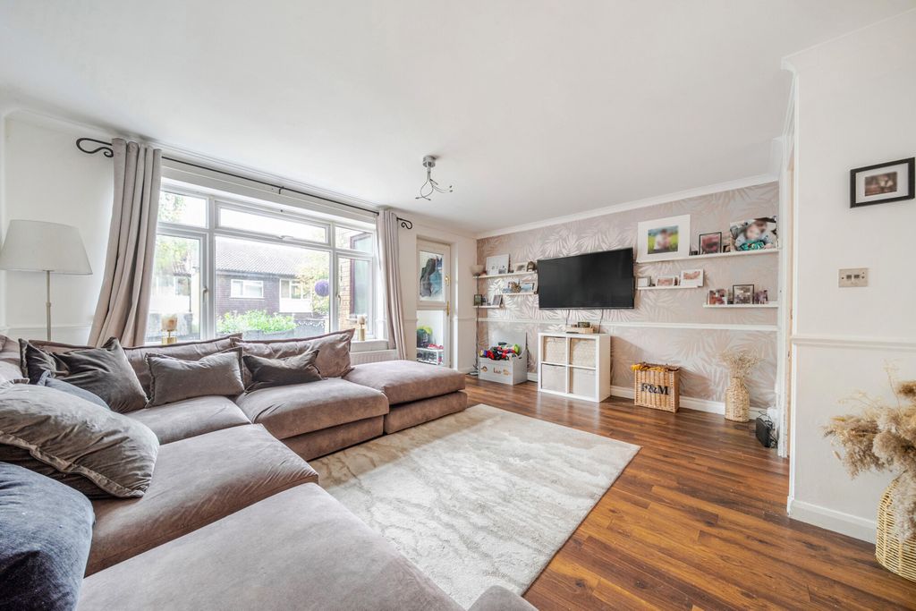 Property photo 2 of 22 Reception