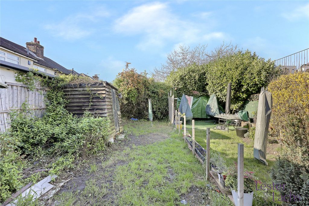 Property photo 2 of 16 Picture No. 15