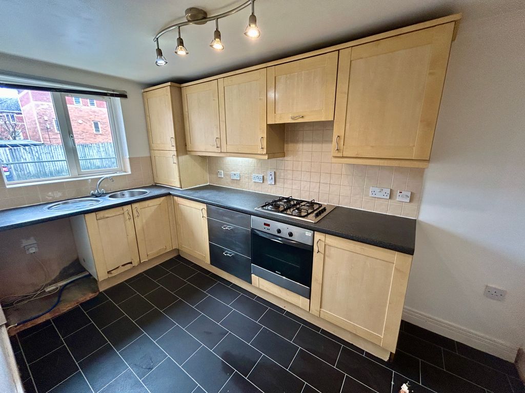 Property photo 3 of 12