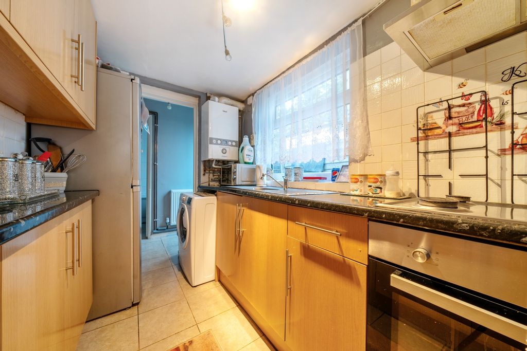 Property photo 2 of 14 Kitchen