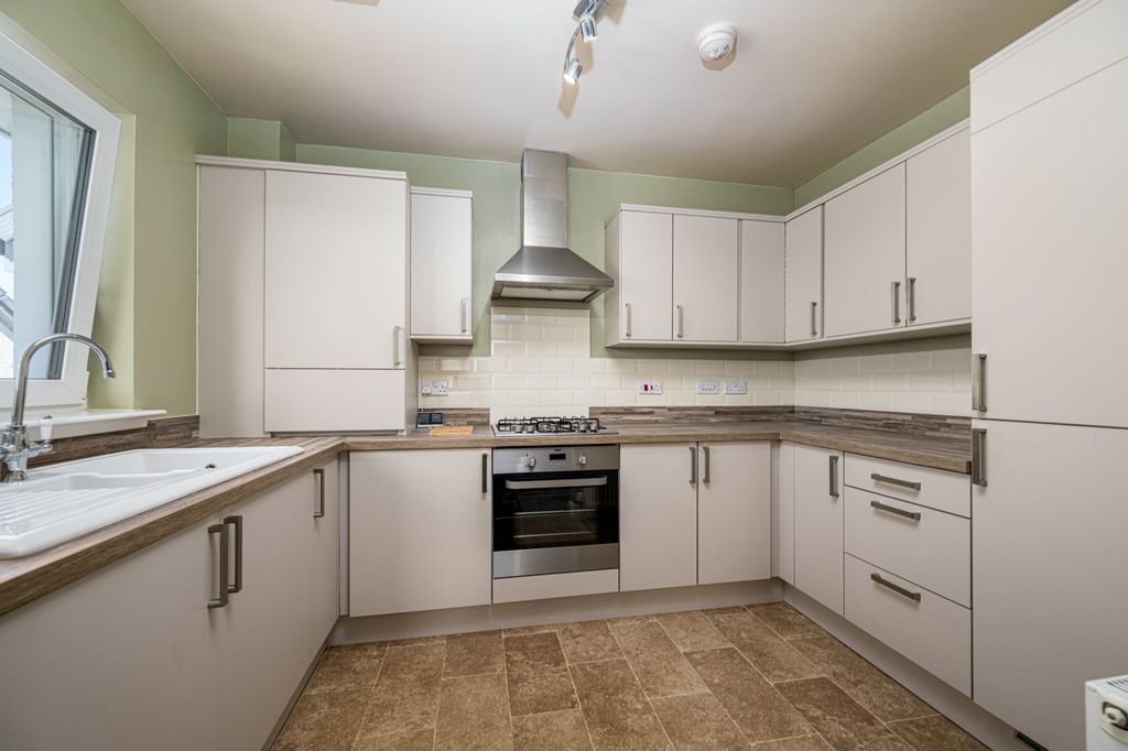 Property photo 3 of 13 Kitchen