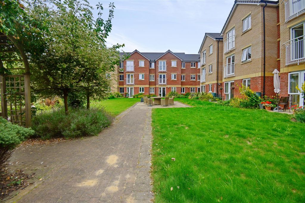 Property photo 2 of 20 Booth Court Communal Gardens .Jpg