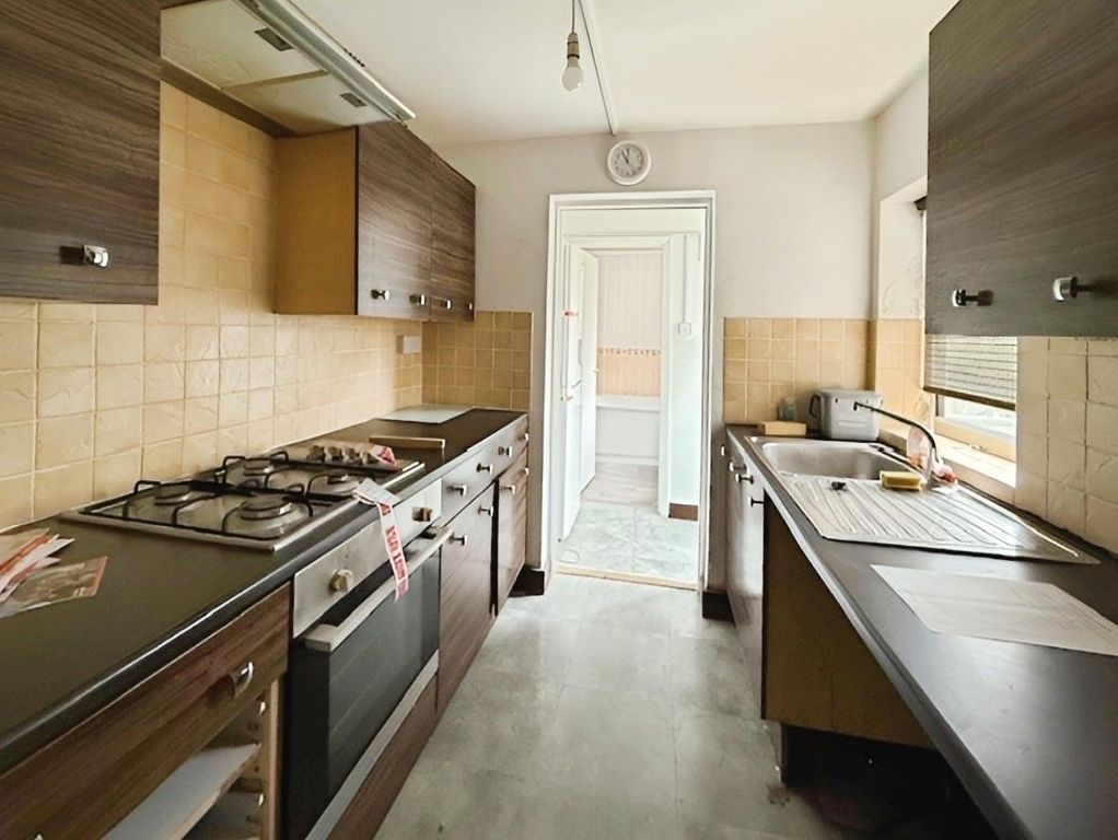 Property photo 2 of 12 d22d7055-Kitchen.Jpg