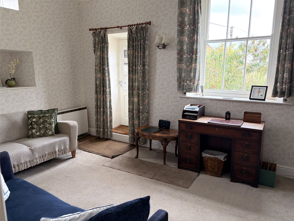 Property photo 2 of 12 Picture No. 01