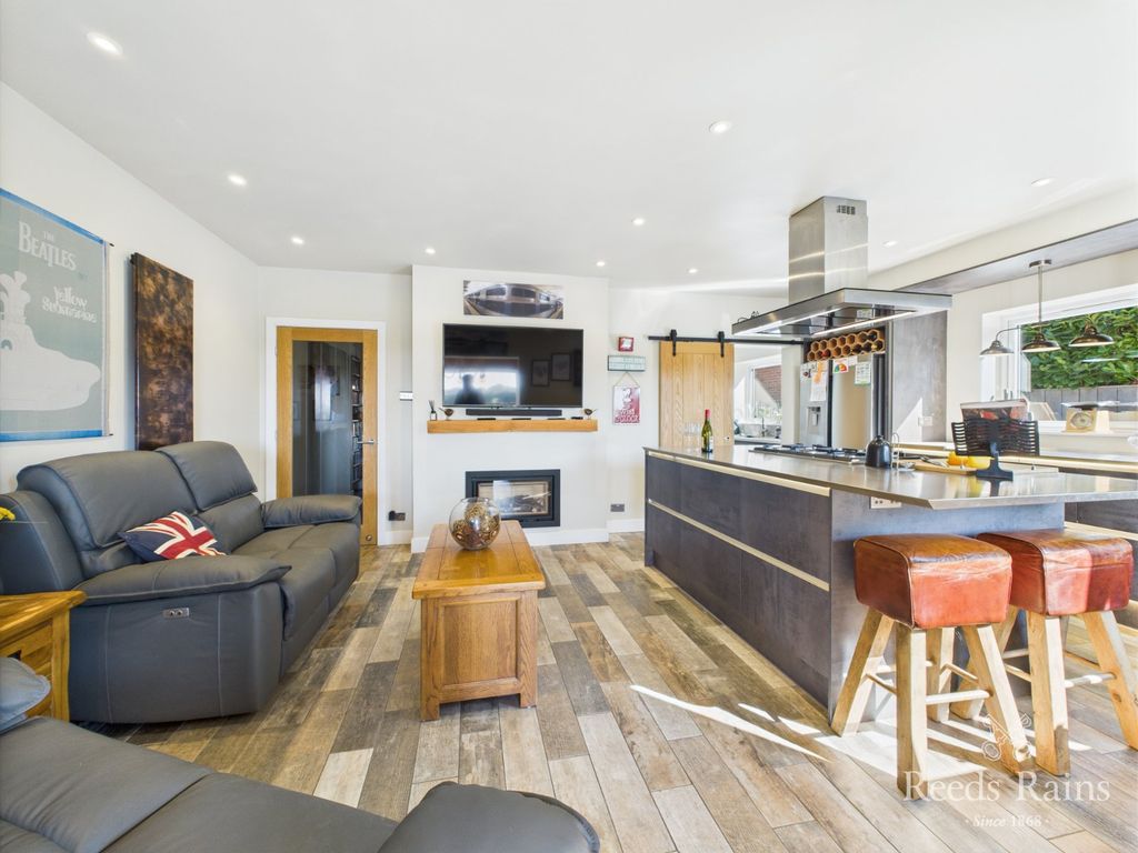 Property photo 3 of 35 Kitchen/Family Room