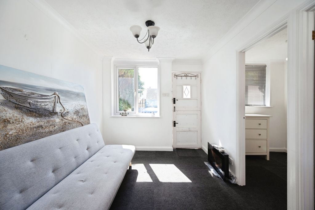 Property photo 3 of 10 Pbox-Img.Jpg