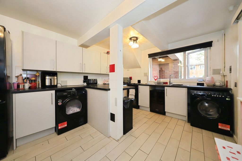 Property photo 2 of 17 Photo