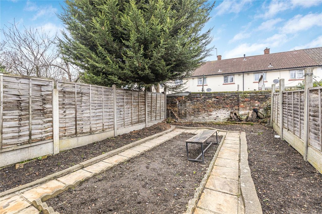 Property photo 3 of 7 Garden