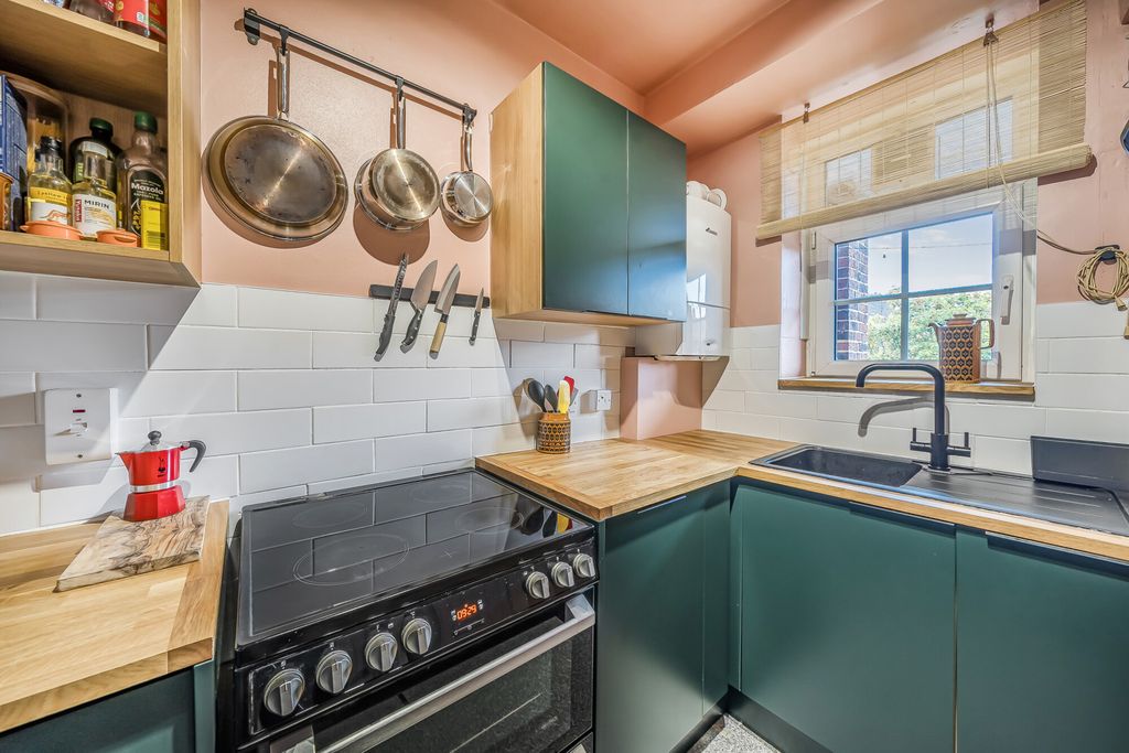 Property photo 3 of 15 Kitchen