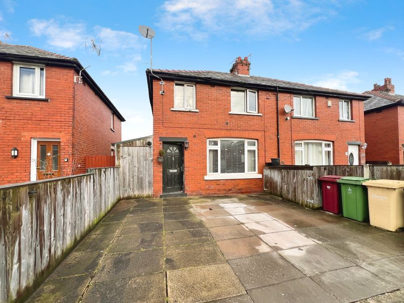 Property photo 1 of 11 External