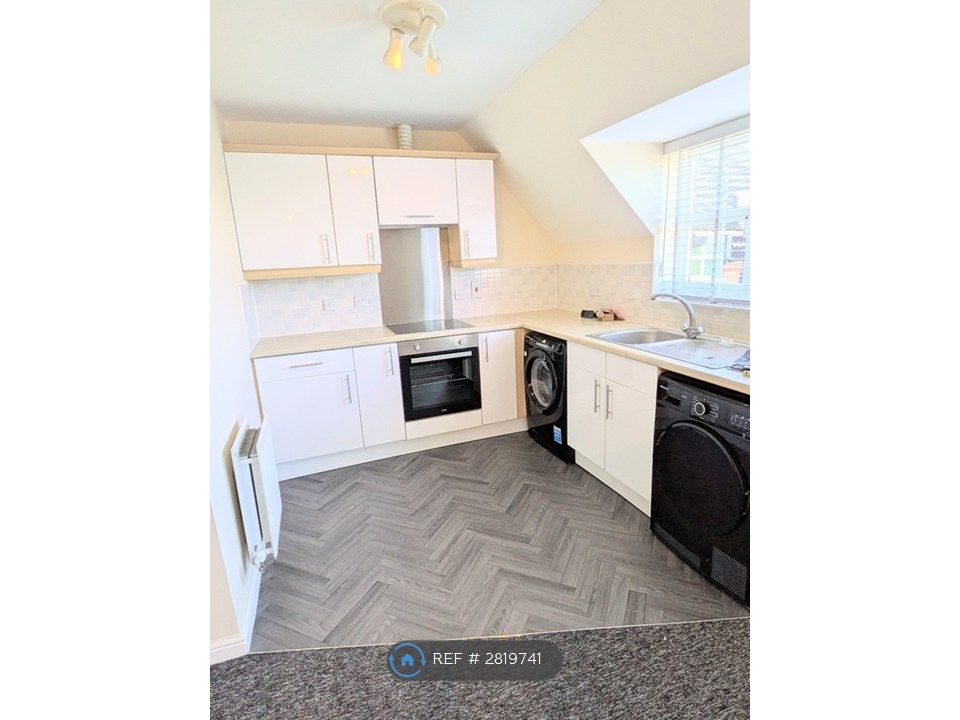 Property photo 1 of 12 Kitchen