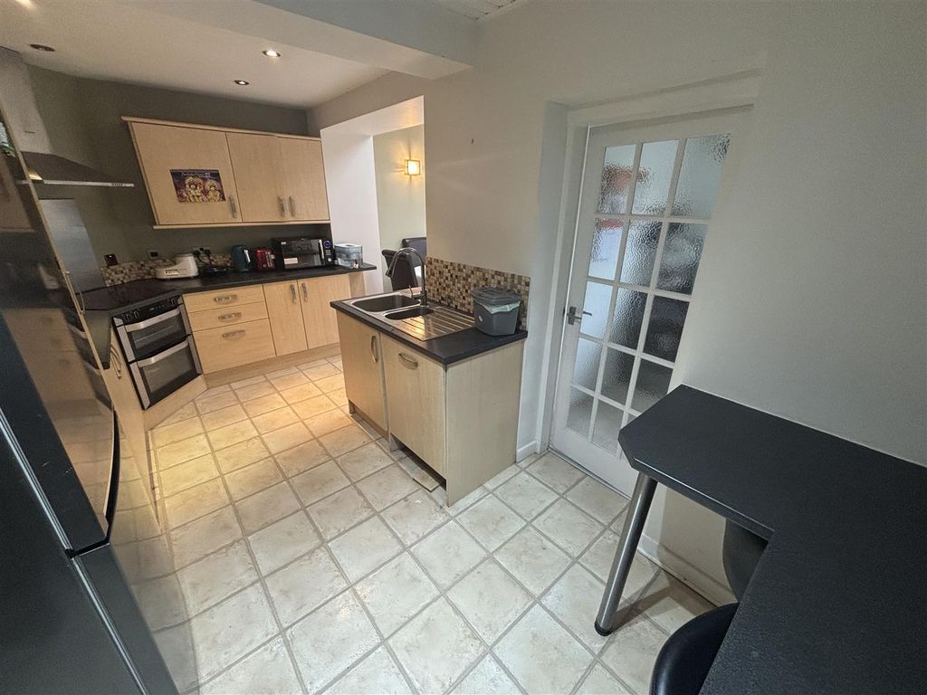 Property photo 3 of 21