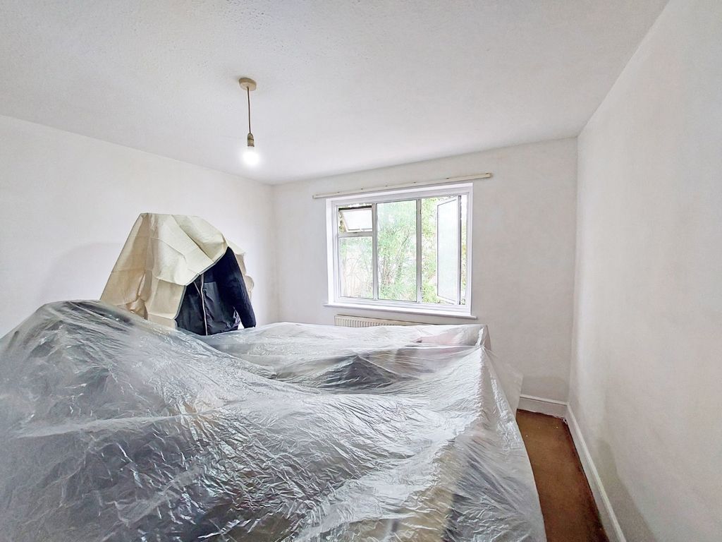 Property photo 2 of 7 5177271