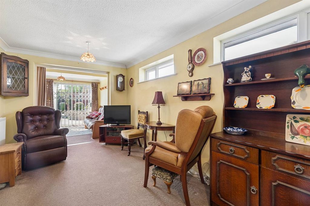 Property photo 2 of 18