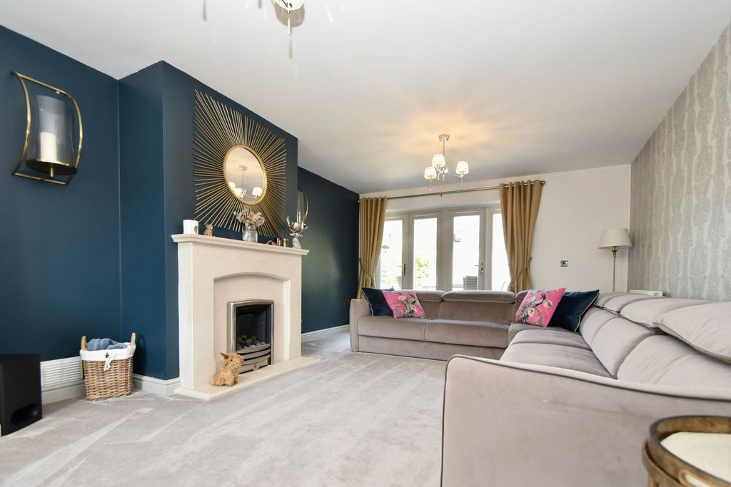 Property photo 2 of 24