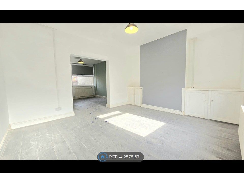 Property photo 2 of 16 Living Room And Diner