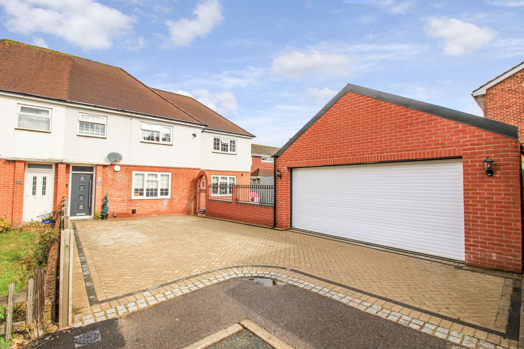 Property photo 1 of 31