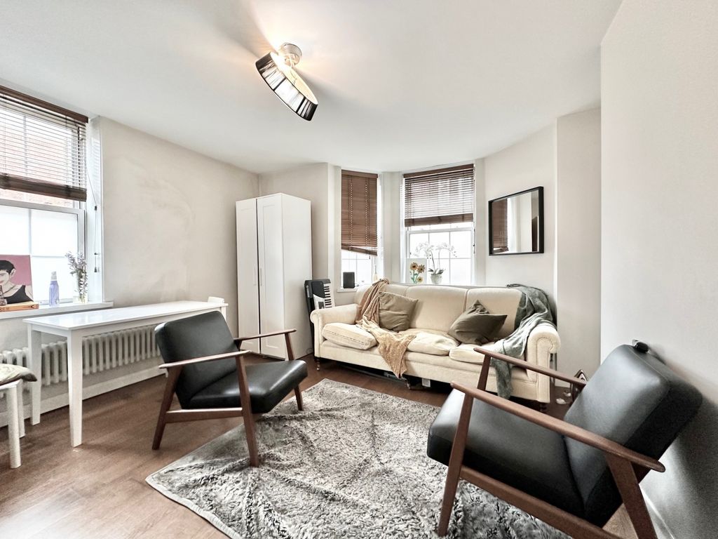 Property photo 1 of 10 2 Bedroom Flat For Rent