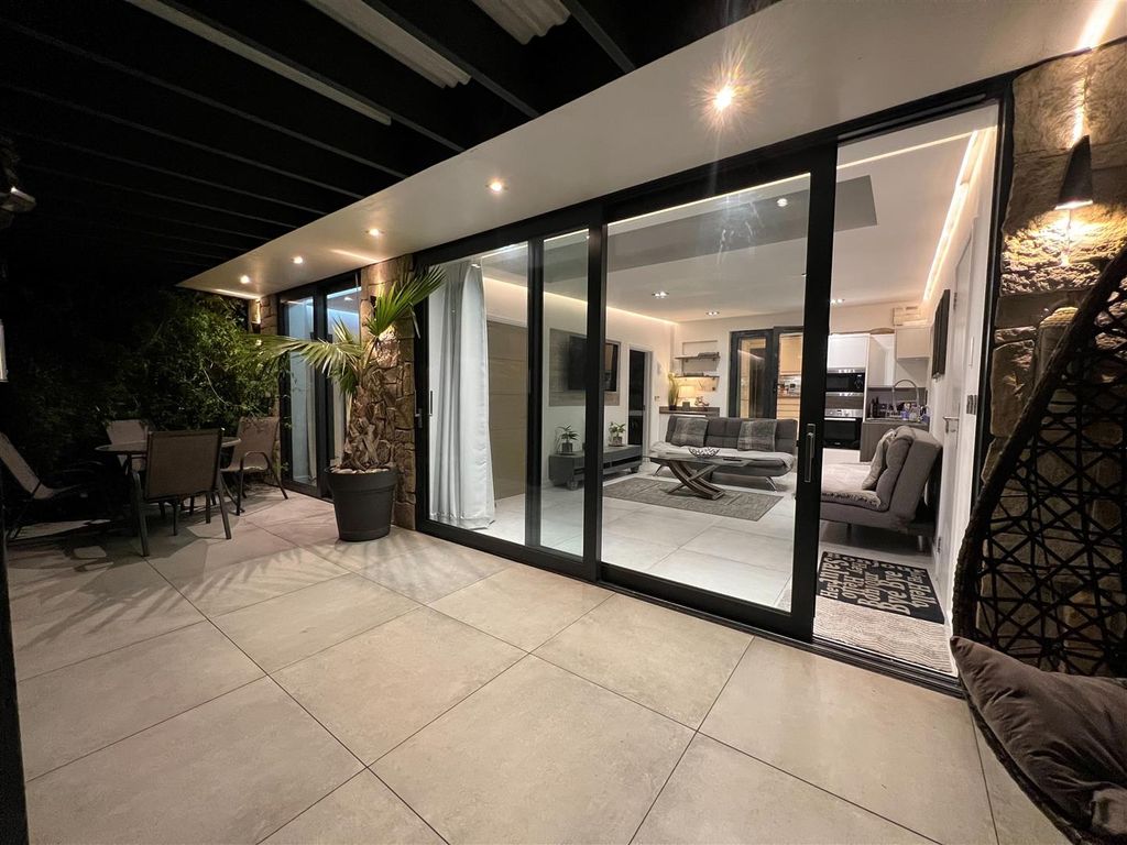 Property photo 1 of 27