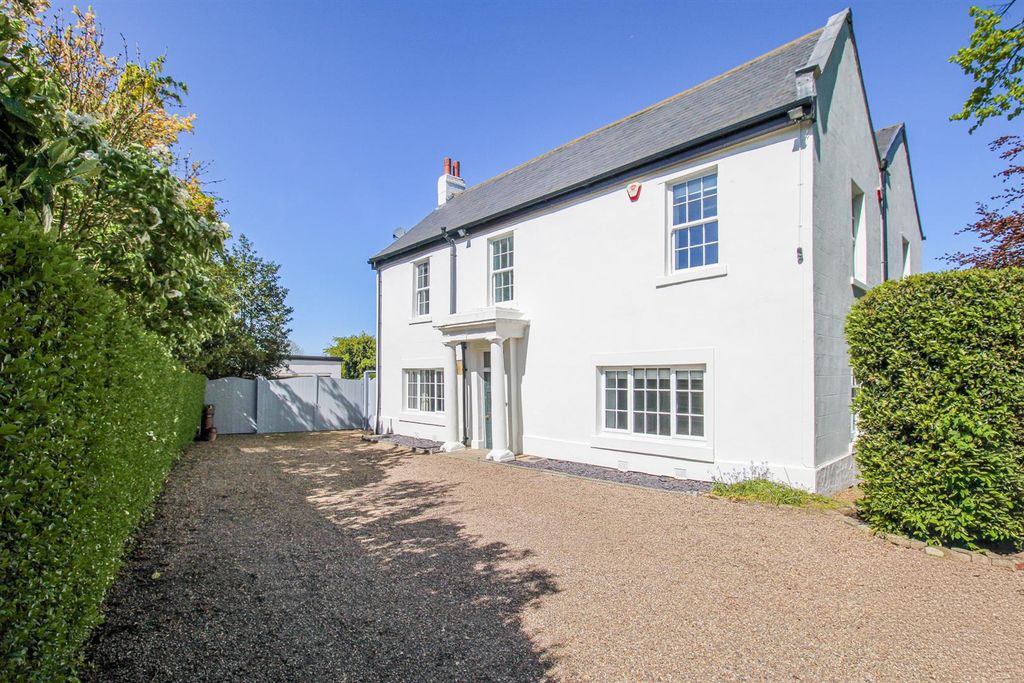 Property photo 1 of 34