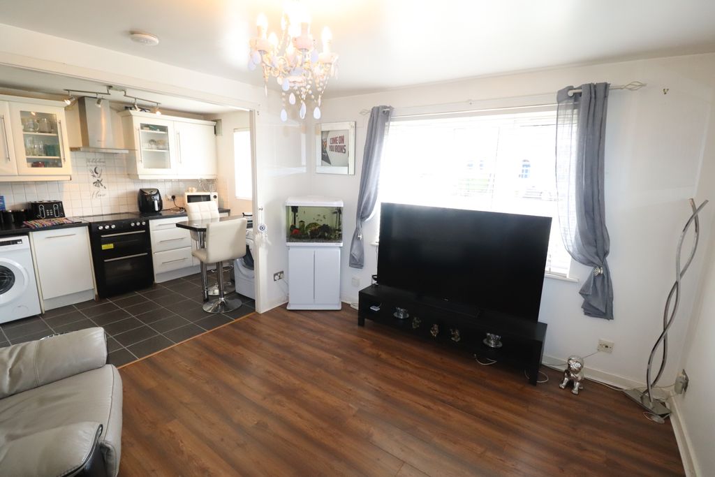 Property photo 2 of 8 Open Plan